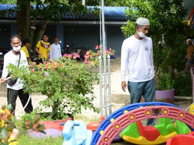 กิจกรรมทำความสะอาดศูนย์กักกันประจำตำบลลุโบะบือซา(โรงเรียนบ้านกาแ