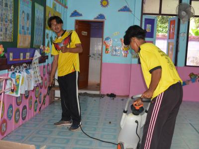 กิจกรรมทำความสะอาดศูนย์กักกันประจำตำบลลุโบะบือซา(โรงเรียนบ้านกาแ