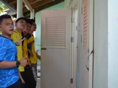กิจกรรมทำความสะอาดศูนย์กักกันประจำตำบลลุโบะบือซา(โรงเรียนบ้านกาแ