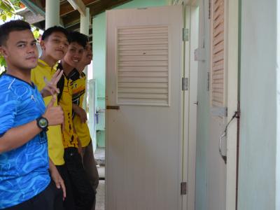 กิจกรรมทำความสะอาดศูนย์กักกันประจำตำบลลุโบะบือซา(โรงเรียนบ้านกาแ