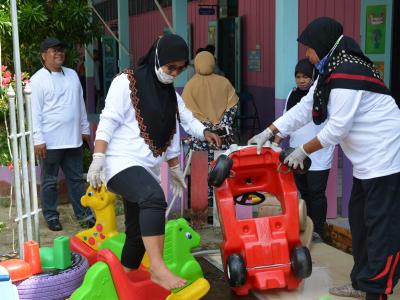 กิจกรรมทำความสะอาดศูนย์กักกันประจำตำบลลุโบะบือซา(โรงเรียนบ้านกาแ