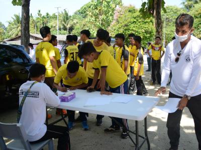 กิจกรรมทำความสะอาดศูนย์กักกันประจำตำบลลุโบะบือซา(โรงเรียนบ้านกาแ