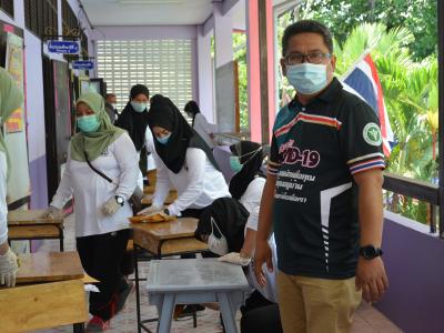 กิจกรรมทำความสะอาดศูนย์กักกันประจำตำบลลุโบะบือซา(โรงเรียนบ้านกาแ
