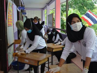 กิจกรรมทำความสะอาดศูนย์กักกันประจำตำบลลุโบะบือซา(โรงเรียนบ้านกาแ