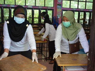 กิจกรรมทำความสะอาดศูนย์กักกันประจำตำบลลุโบะบือซา(โรงเรียนบ้านกาแ