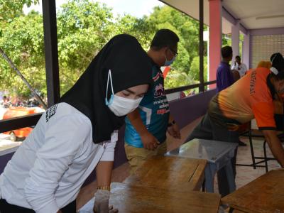 กิจกรรมทำความสะอาดศูนย์กักกันประจำตำบลลุโบะบือซา(โรงเรียนบ้านกาแ