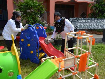 กิจกรรมทำความสะอาดศูนย์กักกันประจำตำบลลุโบะบือซา(โรงเรียนบ้านกาแ