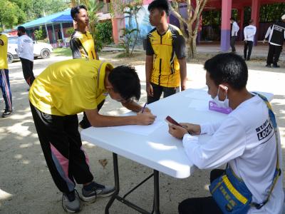 กิจกรรมทำความสะอาดศูนย์กักกันประจำตำบลลุโบะบือซา(โรงเรียนบ้านกาแ