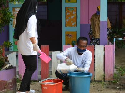 กิจกรรมทำความสะอาดศูนย์กักกันประจำตำบลลุโบะบือซา(โรงเรียนบ้านกาแ