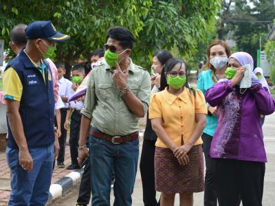 นายกต้อนรับรองผู้ว่าราชการจังหวัดนราธิวาส มามอบเจลล้างมือ