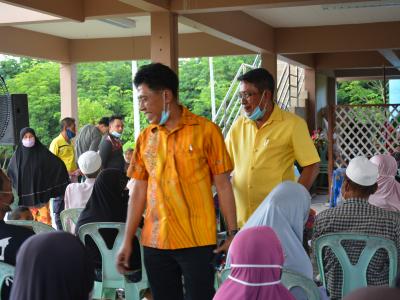 กิจกรรมเราไม่ทิ้งกันมีหัวหน้าพมจ.นราธิวาสมาชี้แจงการทำบัตรพิการ