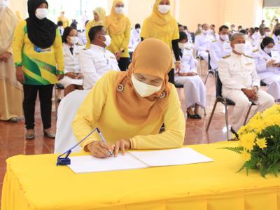 กิจกรรมลงนามถวายพระพรรัชกาล ที่๑๐ ณ ทีว่าการอำเภอยี่งอ