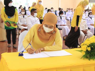 กิจกรรมลงนามถวายพระพรรัชกาล ที่๑๐ ณ ทีว่าการอำเภอยี่งอ