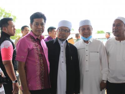 นายกเข้ากิจกรรมปอเนาะบาบอซู
