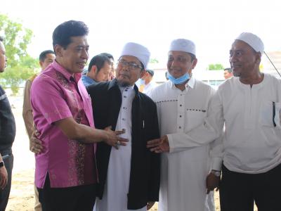 นายกเข้ากิจกรรมปอเนาะบาบอซู