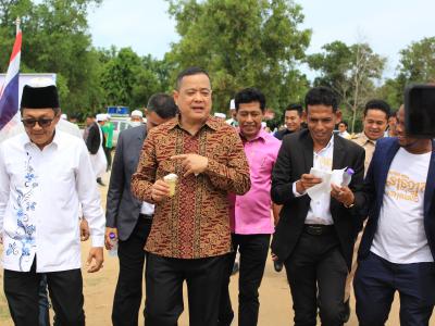 นายกเข้ากิจกรรมปอเนาะบาบอซู