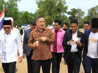นายกเข้ากิจกรรมปอเนาะบาบอซู