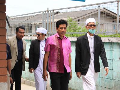นายกเข้ากิจกรรมปอเนาะบาบอซู