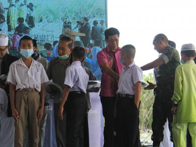 นายกเข้ากิจกรรมปอเนาะบาบอซู