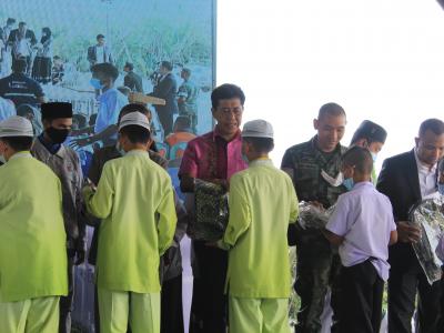 นายกเข้ากิจกรรมปอเนาะบาบอซู