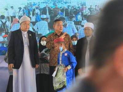 นายกเข้ากิจกรรมปอเนาะบาบอซู