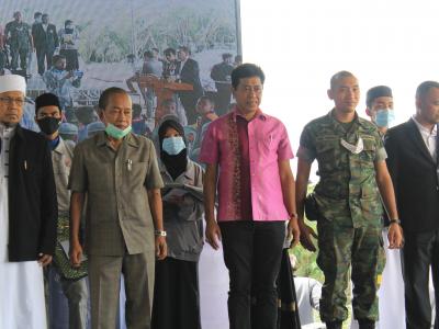 นายกเข้ากิจกรรมปอเนาะบาบอซู