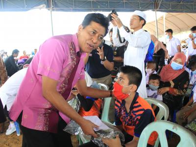 นายกเข้ากิจกรรมปอเนาะบาบอซู