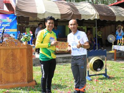 นายกเป็นประธานพิธีเปิดกีฬาสีภายในของโรงเรียนบ้านลุโบะดาโต๊ะ