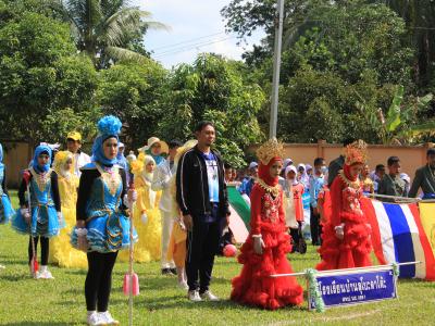 นายกเป็นประธานพิธีเปิดกีฬาสีภายในของโรงเรียนบ้านลุโบะดาโต๊ะ