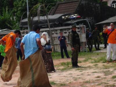 ร่วมกิจกรรมกีฬาทหาร