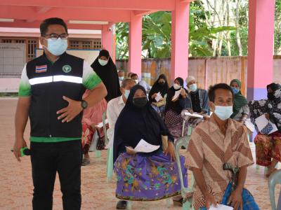 กิจกรรมฉีดวัคซีนเชิงรุกผู้สูงอายุ60ปีและกลุ่ม7โร คณโรงเรียนกาแร