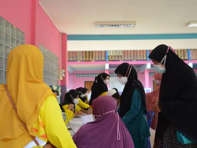กิจกรรมฉีดวัคซีนเชิงรุกผู้สูงอายุ60ปีและกลุ่ม7โร คณโรงเรียนกาแร