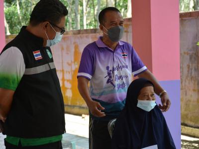 กิจกรรมฉีดวัคซีนเชิงรุกผู้สูงอายุ60ปีและกลุ่ม7โร คณโรงเรียนกาแร