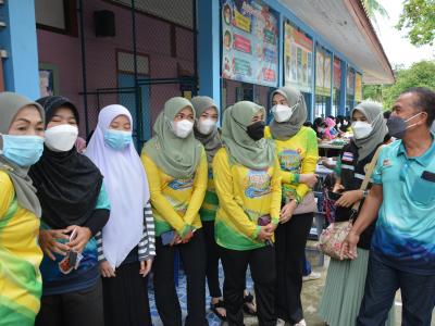 กิจกรรมฉีดวัคซีนเชิงรุกผู้สูงอายุ60ปีและกลุ่ม7โรค ณ ร.ร.ดาโต๊ะ