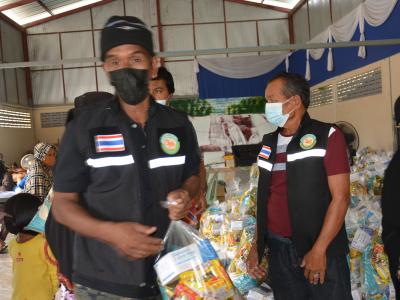 รับถุงยังชีพผู้ได้รับผลกระทบจากการแพร่ระบาดโรคโควิด 19