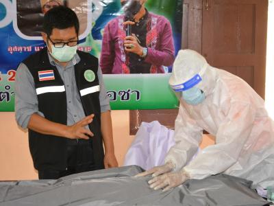 โครงการฝึกอบรมชุดปฏิบัติการจิตอาสาจัดการศพกรณีเสียชีวิตจากโควิด1