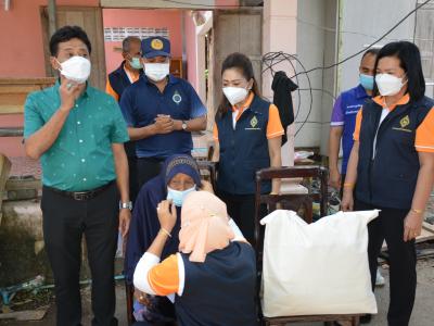 กิจกรรมทำความสะอาดบ้านถูกไฟใหม้บ้านกำปงปีแซ