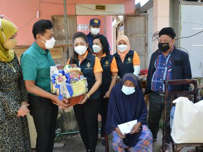 กิจกรรมทำความสะอาดบ้านถูกไฟใหม้บ้านกำปงปีแซ
