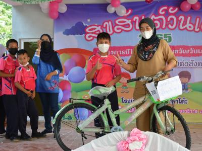 นายกเป็นประธานเปิดกิจกรรมสุขสัต์วันเด็กโรงเรียนบ้านลโบะดาโต๊ะ