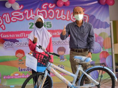 นายกเป็นประธานเปิดกิจกรรมสุขสัต์วันเด็กโรงเรียนบ้านลโบะดาโต๊ะ