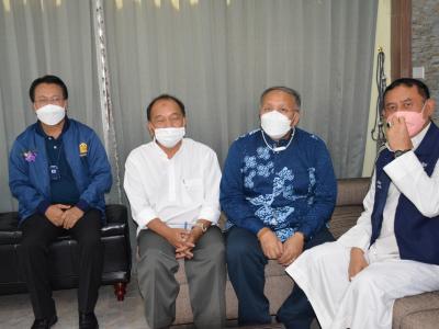 นายกต้อนรับ รมต.กระทรวงว่าการศึกษาธิการ ณ โรงเรียนฮาซานียะห์