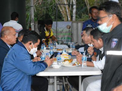 นายกต้อนรับ รมต,กระทรวงว่าการศึกษาธิการ ณ ร้านโฮมมาเก็ต