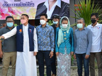 นายกต้อนรับ รมต,กระทรวงว่าการศึกษาธิการ ณ ร้านโฮมมาเก็ต