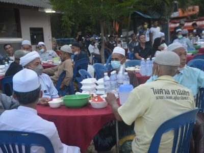 โครงการตำบลสานสัมพันธ์ร่วมละศิลอดในเขตตำบลลุโบะบือซาประจำปี2565