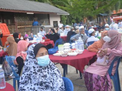 โครงการตำบลสานสัมพันธ์ร่วมละศิลอดในเขตตำบลลุโบะบือซาประจำปี2565
