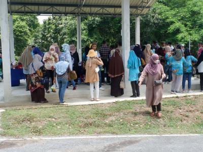 โครงการฝึกอบรมและศึกษาดูงานอาสาสมัครท้องถิ่นรักโลก