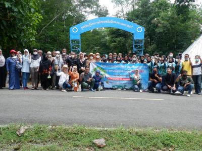 โครงการฝึกอบรมและศึกษาดูงานอาสาสมัครท้องถิ่นรักโลก