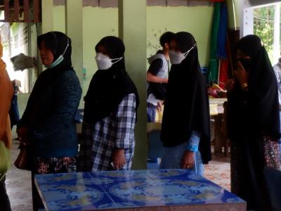 โครงการฝึกอบรมและศึกษาดูงานอาสาสมัครท้องถิ่นรักโลก