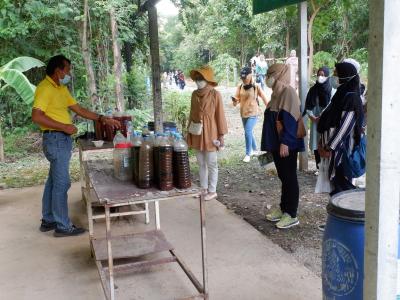 โครงการฝึกอบรมและศึกษาดูงานอาสาสมัครท้องถิ่นรักโลก
