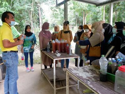 โครงการฝึกอบรมและศึกษาดูงานอาสาสมัครท้องถิ่นรักโลก